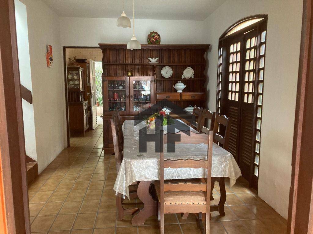 Casa à venda com 6 quartos, 150m² - Foto 8