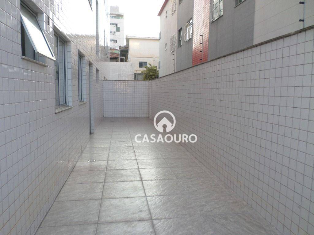 Apartamento à venda com 3 quartos, 110m² - Foto 2