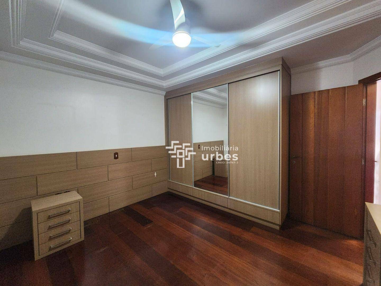 Casa à venda com 4 quartos, 310m² - Foto 21