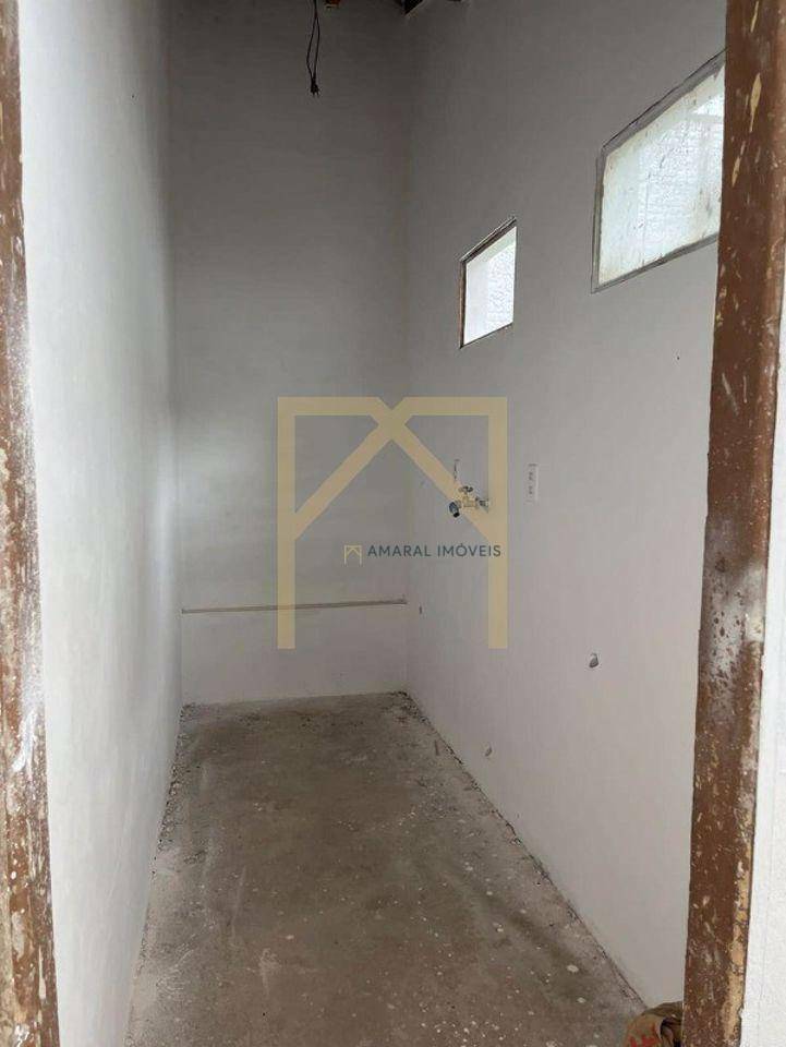 Casa à venda com 1 quarto, 100m² - Foto 5