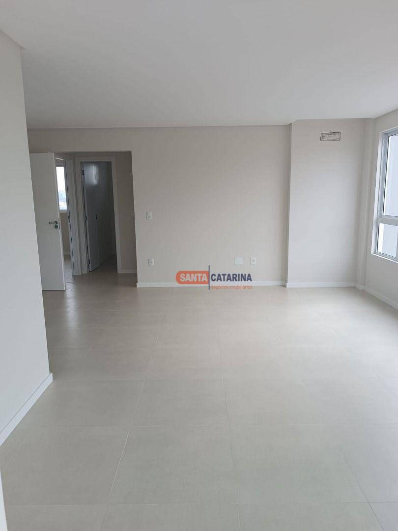 Apartamento à venda com 2 quartos, 79m² - Foto 3