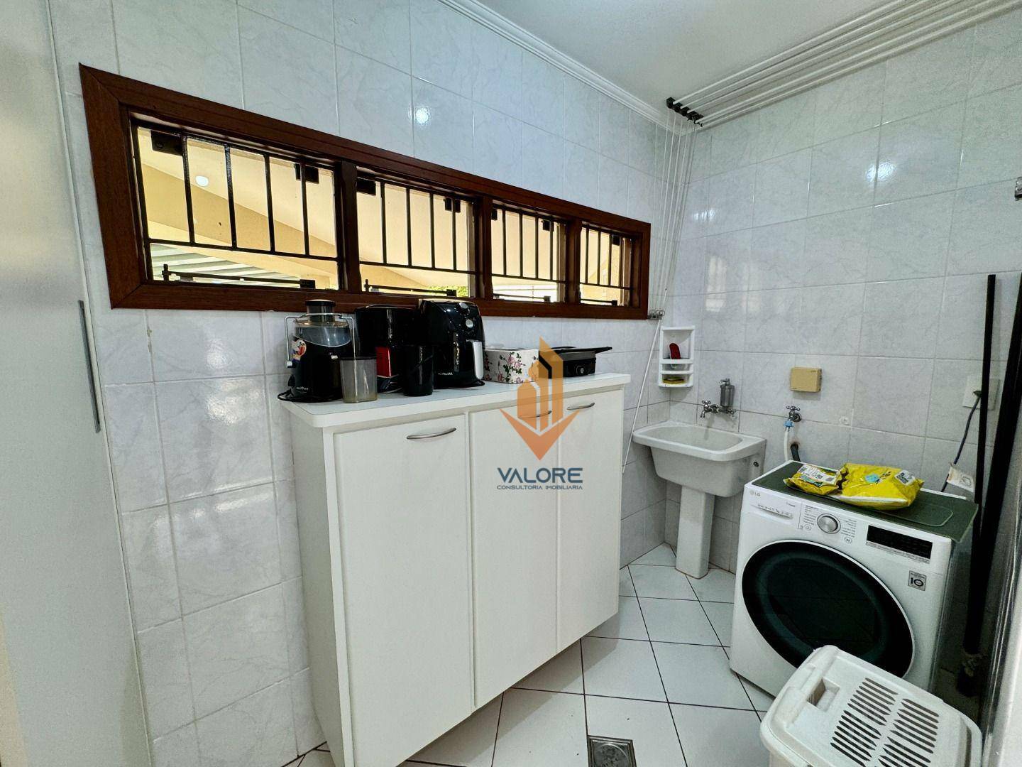 Casa à venda com 3 quartos, 238m² - Foto 28