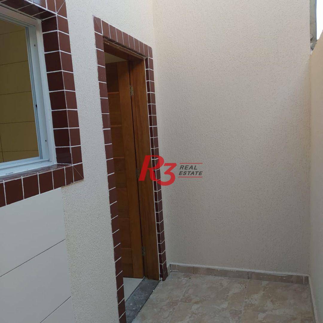 Casa à venda com 2 quartos, 50m² - Foto 2