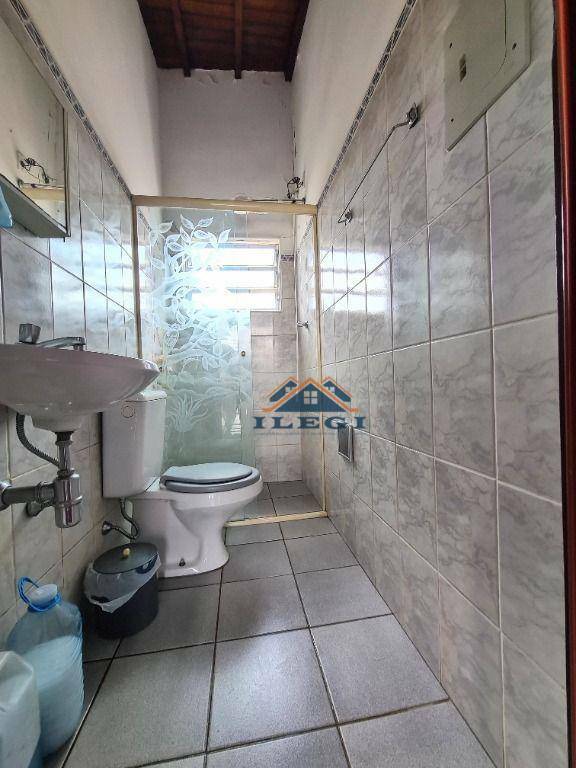 Casa à venda com 3 quartos, 246m² - Foto 30