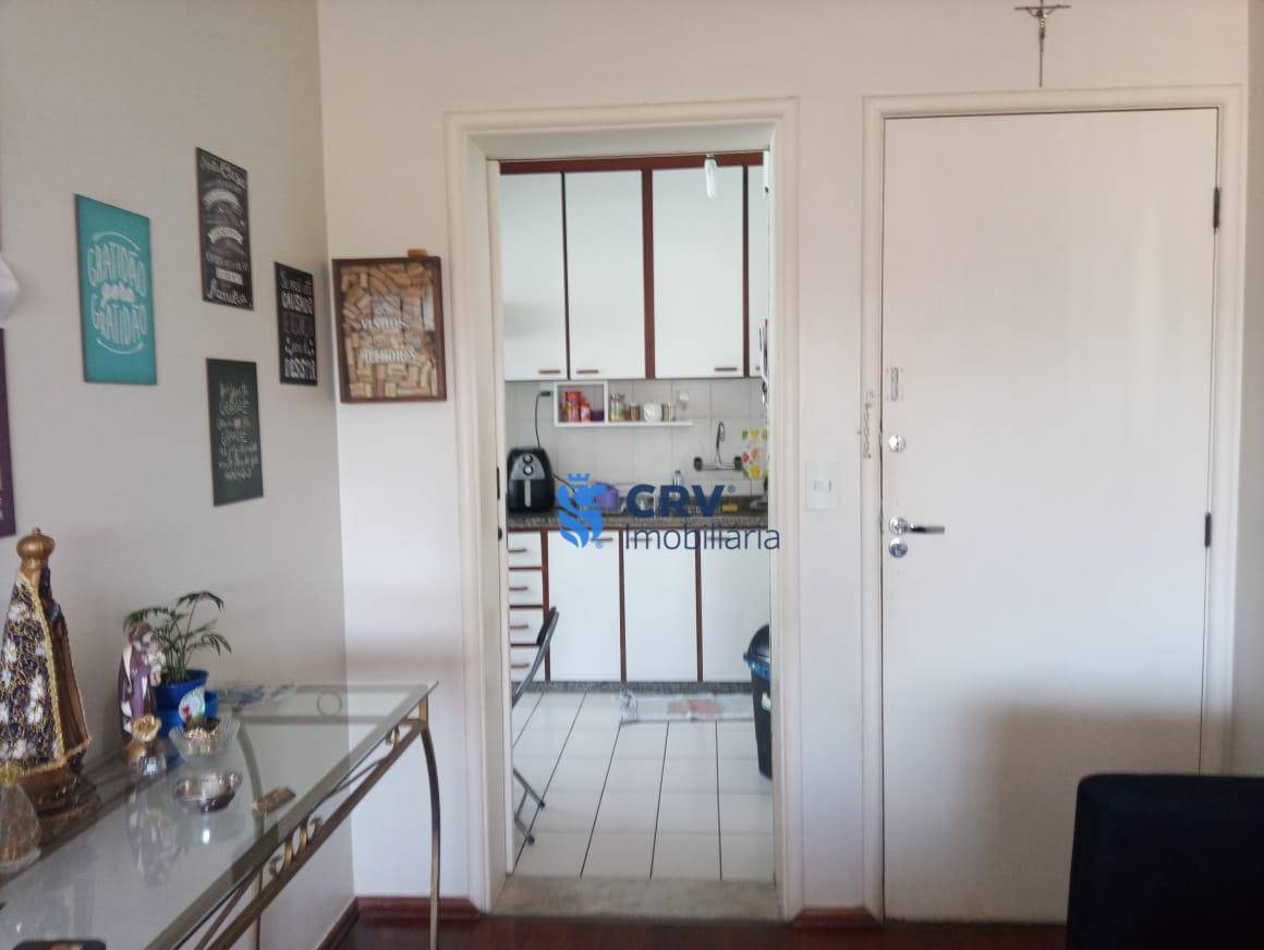 Apartamento à venda com 3 quartos, 86m² - Foto 2