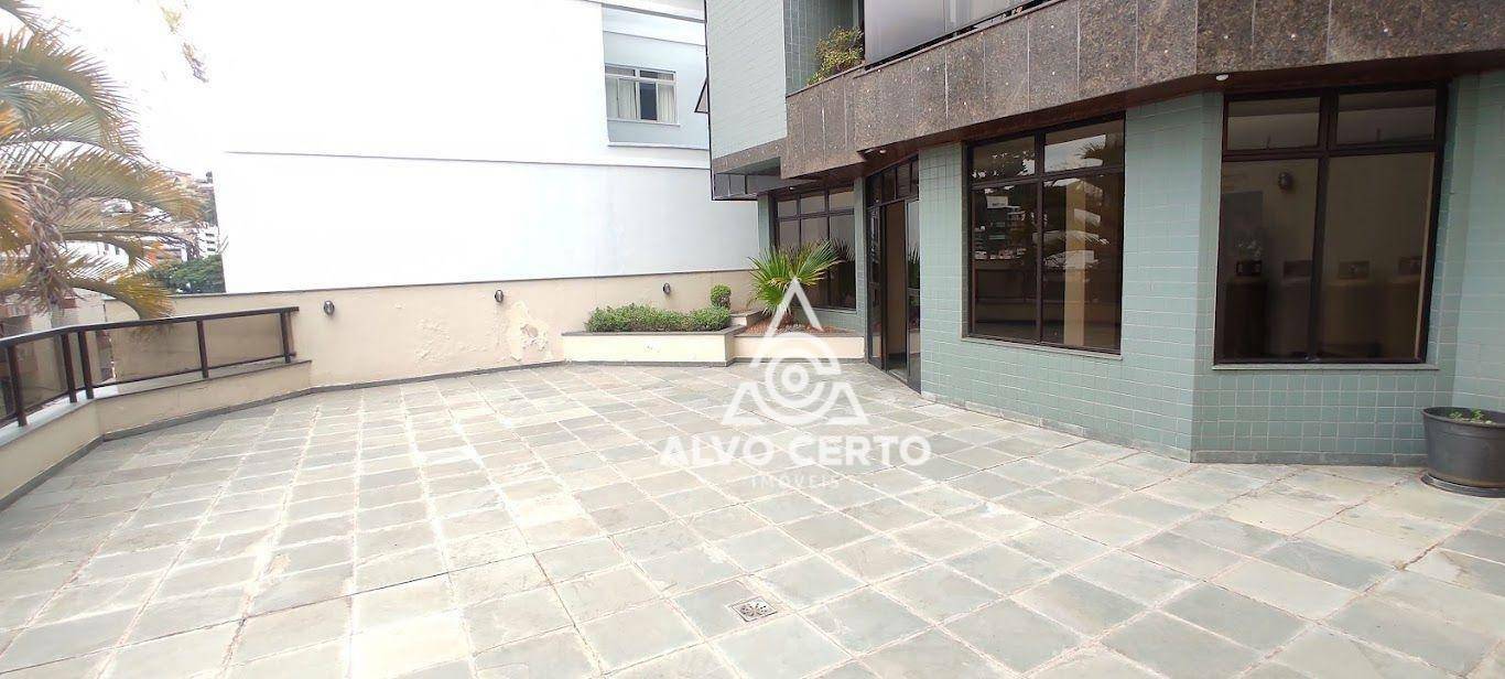 Apartamento à venda com 3 quartos, 144m² - Foto 2