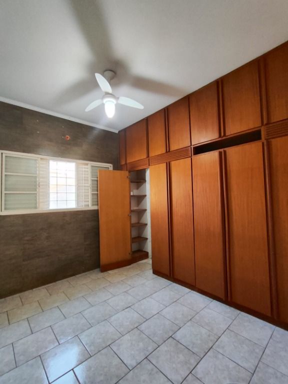 Casa para alugar com 4 quartos, 160m² - Foto 8