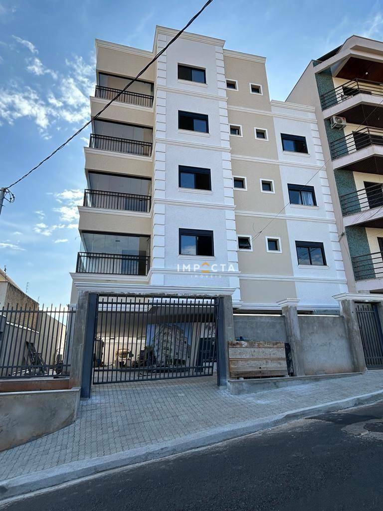 Apartamento à venda com 3 quartos, 100m² - Foto 1