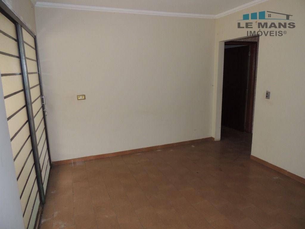 Casa à venda com 3 quartos, 300m² - Foto 29