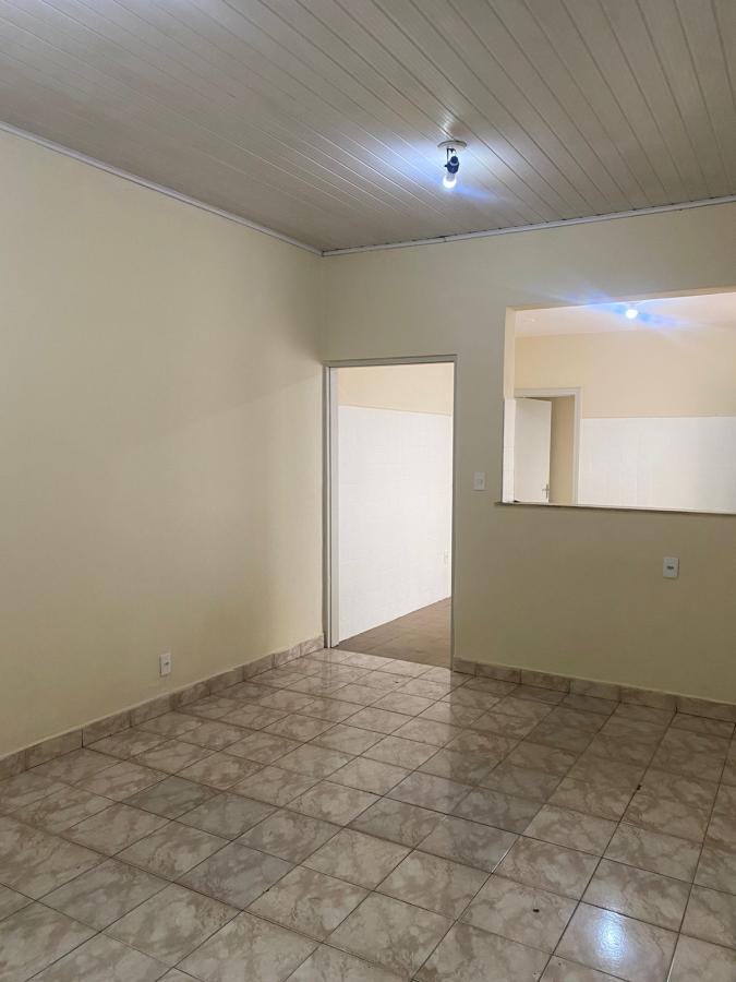 Casa para alugar com 3 quartos, 110m² - Foto 13