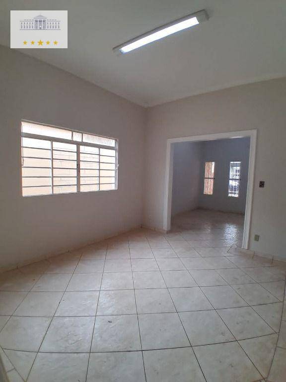 Casa para alugar com 3 quartos, 180m² - Foto 13