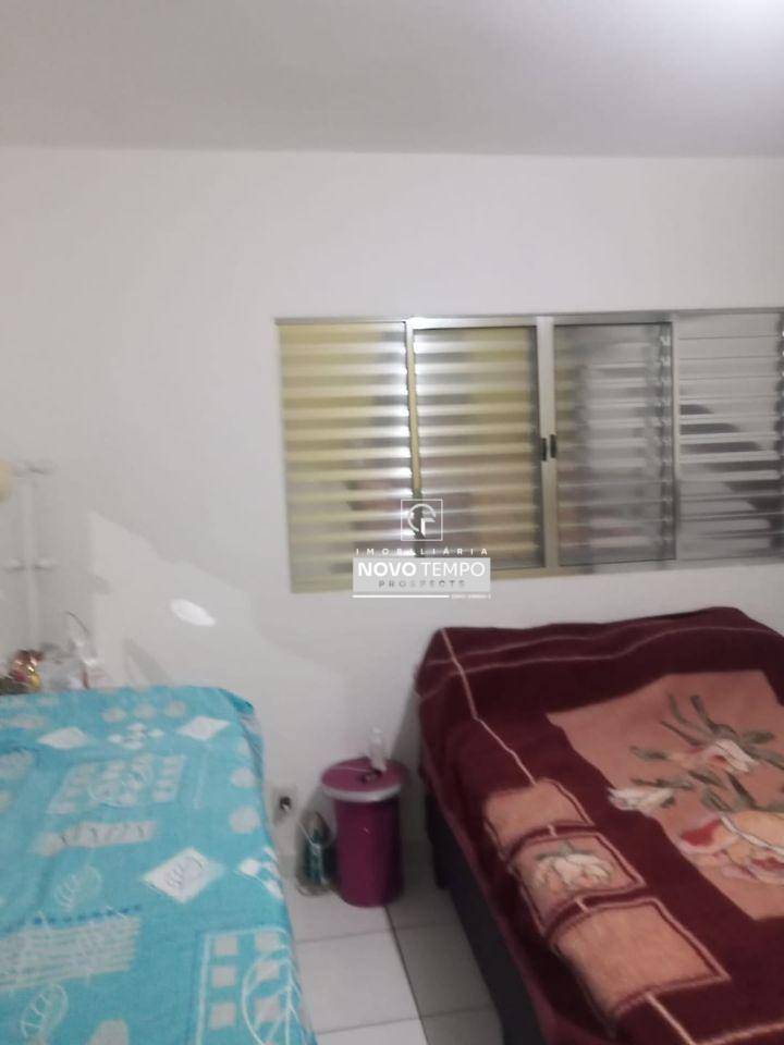 Casa à venda com 4 quartos, 160m² - Foto 2