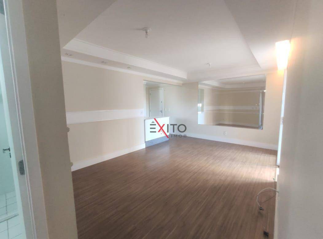 Apartamento à venda com 3 quartos, 75m² - Foto 4