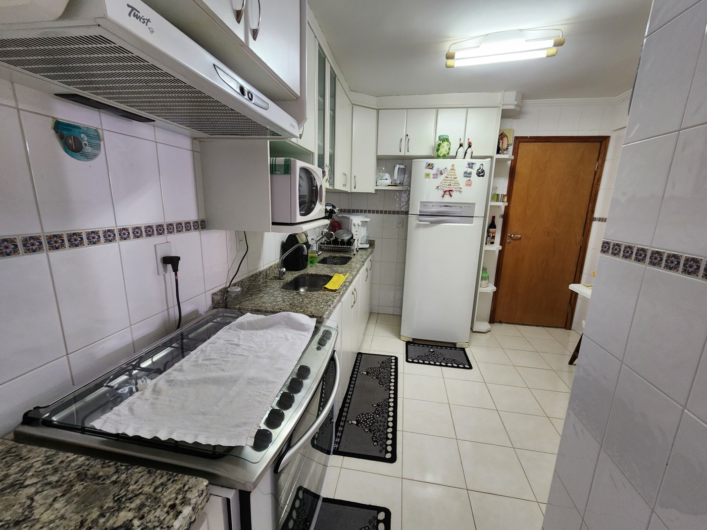 Apartamento para alugar com 4 quartos, 110m² - Foto 8