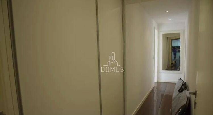 Apartamento à venda com 4 quartos, 239m² - Foto 5