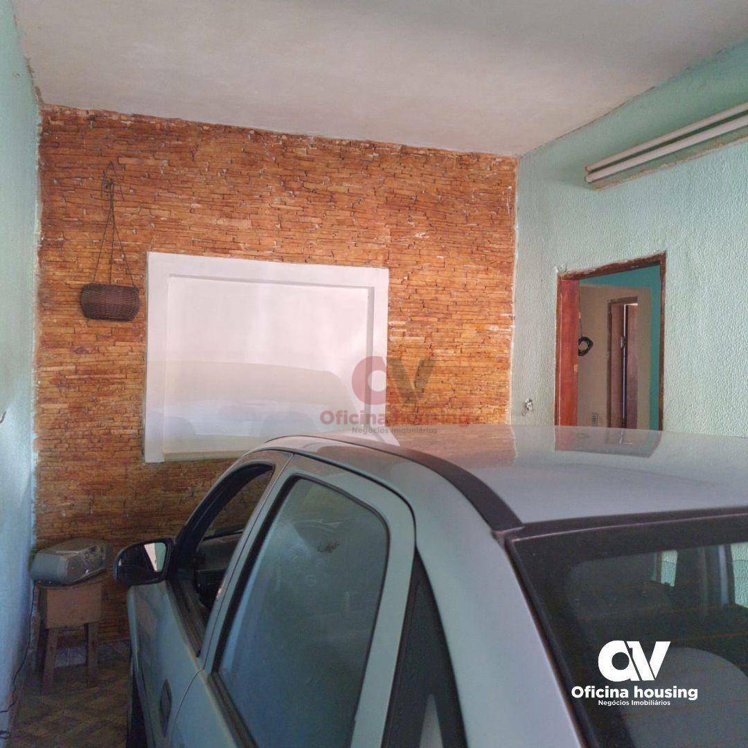 Casa à venda com 3 quartos, 181m² - Foto 1