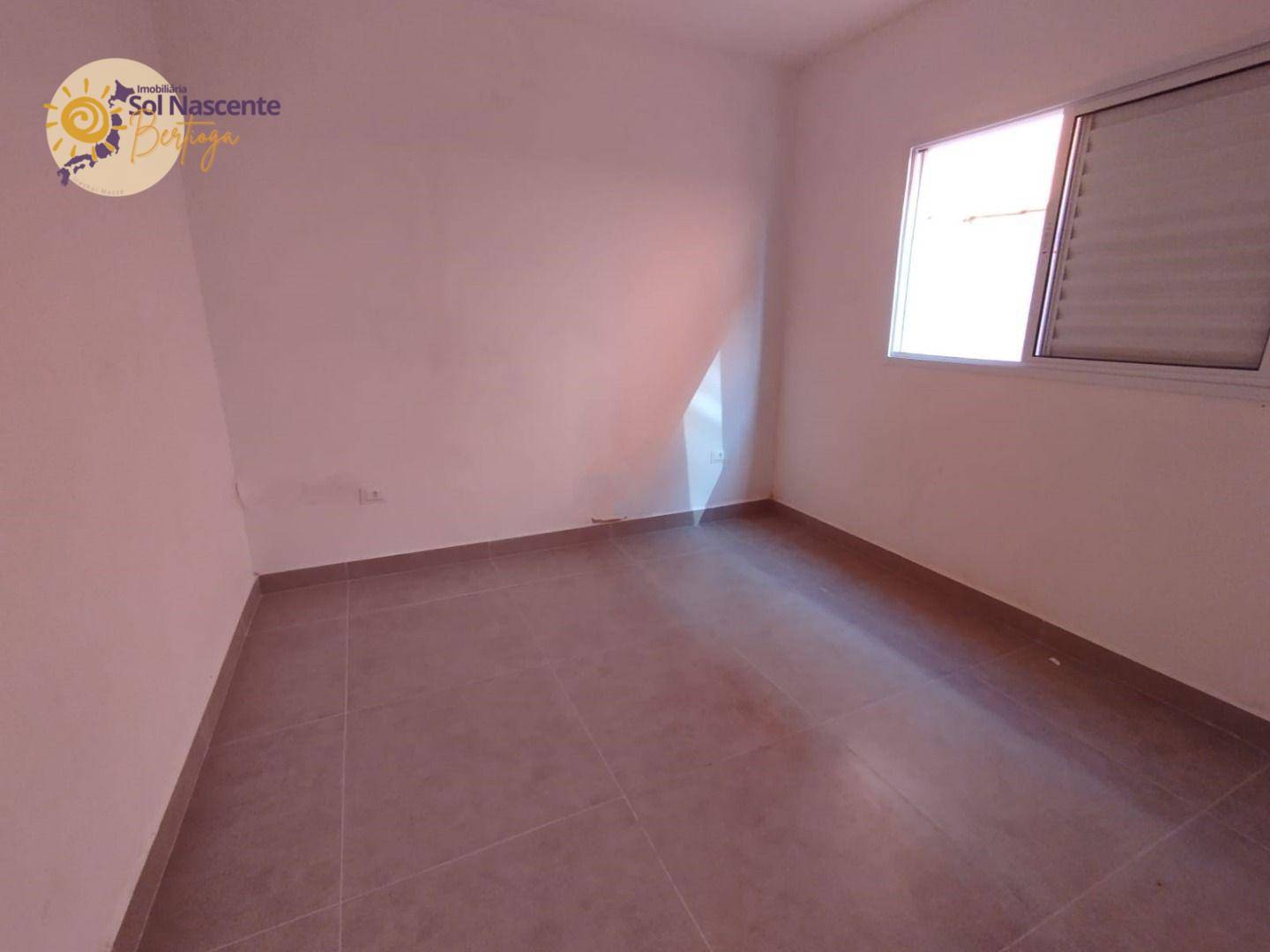 Casa à venda com 2 quartos, 60m² - Foto 12