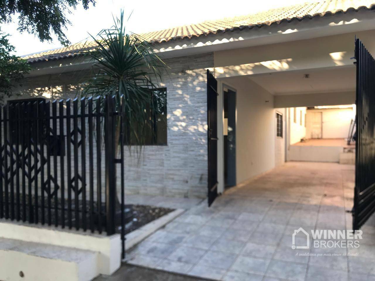 Casa à venda com 2 quartos, 160m² - Foto 1