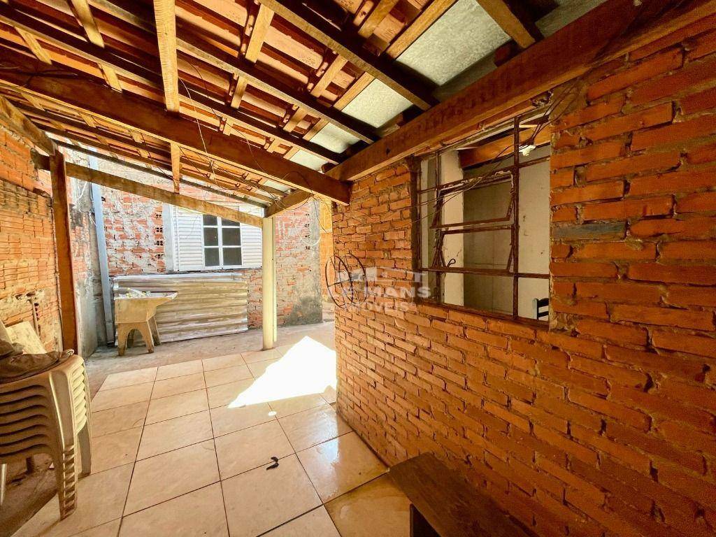 Casa à venda com 3 quartos, 200m² - Foto 18