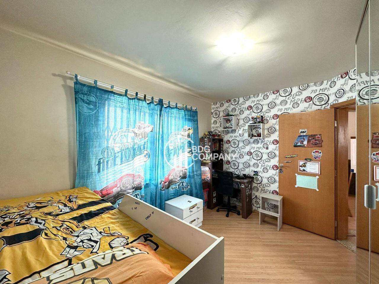 Casa à venda com 3 quartos, 250m² - Foto 8