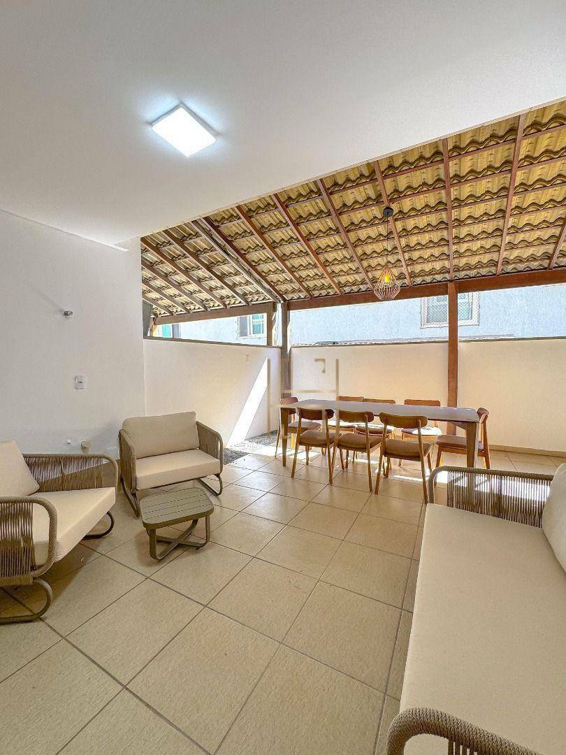 Casa de Condomínio à venda com 4 quartos, 230m² - Foto 3