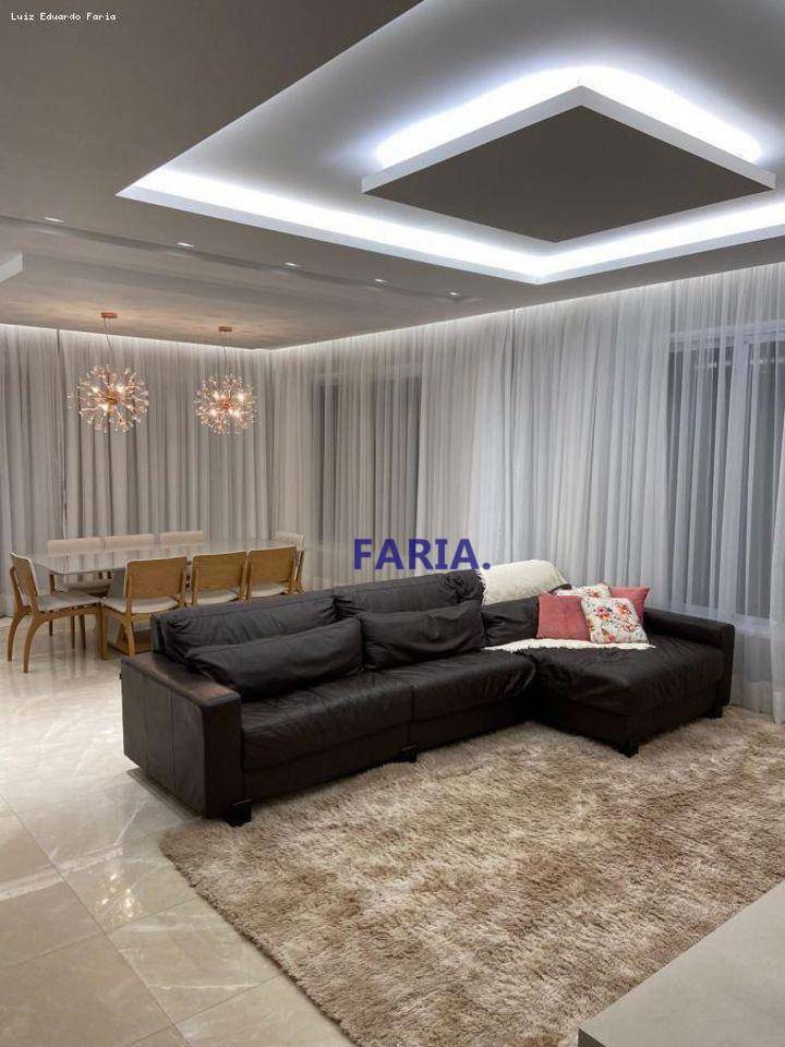 Casa à venda com 3 quartos, 338m² - Foto 4