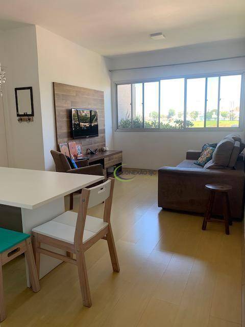 Apartamento à venda com 3 quartos, 73m² - Foto 2