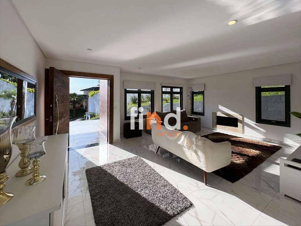 Casa de Condomínio à venda com 5 quartos, 428m² - Foto 2