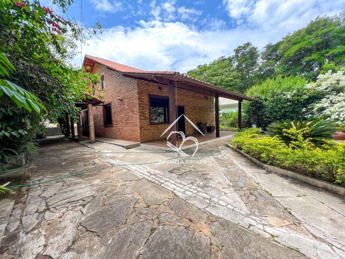 Casa de Condomínio à venda com 3 quartos, 210m² - Foto 1