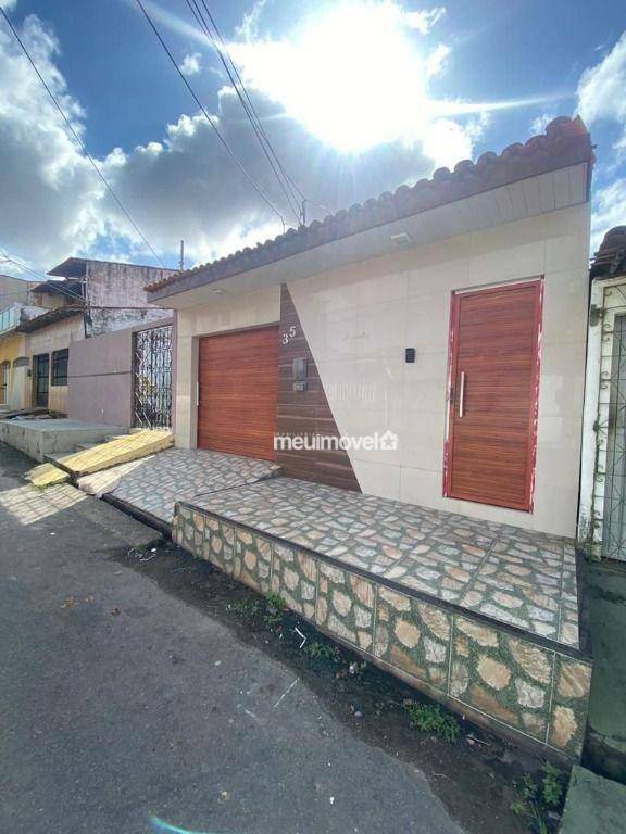 Casa à venda com 2 quartos, 130m² - Foto 1