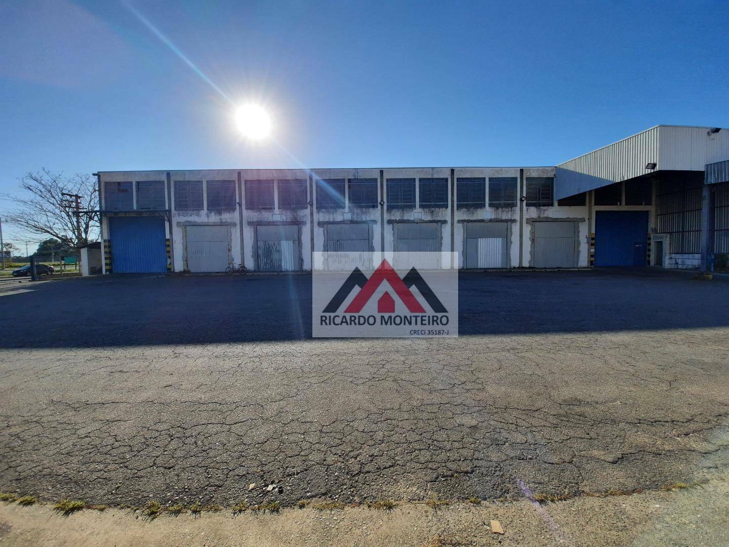 Depósito-Galpão-Armazém para alugar, 2500m² - Foto 1