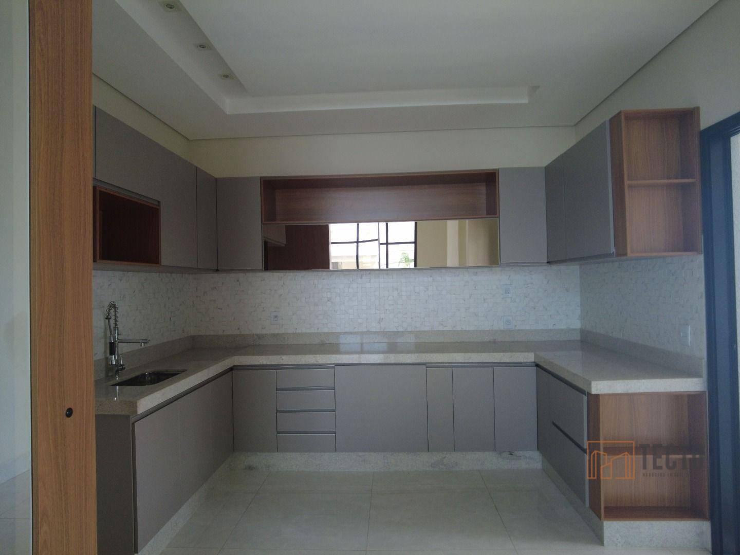 Casa à venda com 3 quartos, 235m² - Foto 8