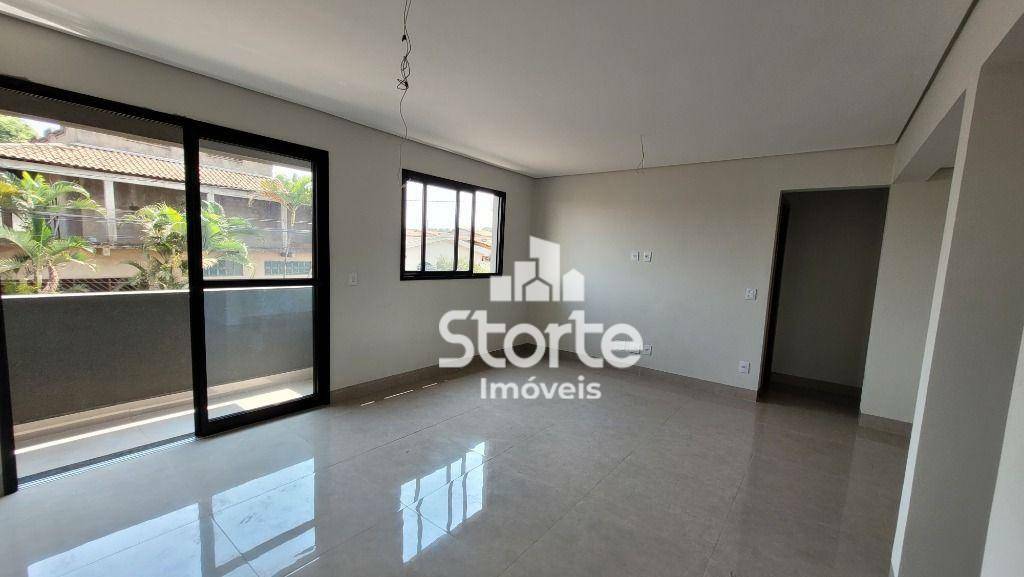 Apartamento à venda com 3 quartos, 83m² - Foto 1