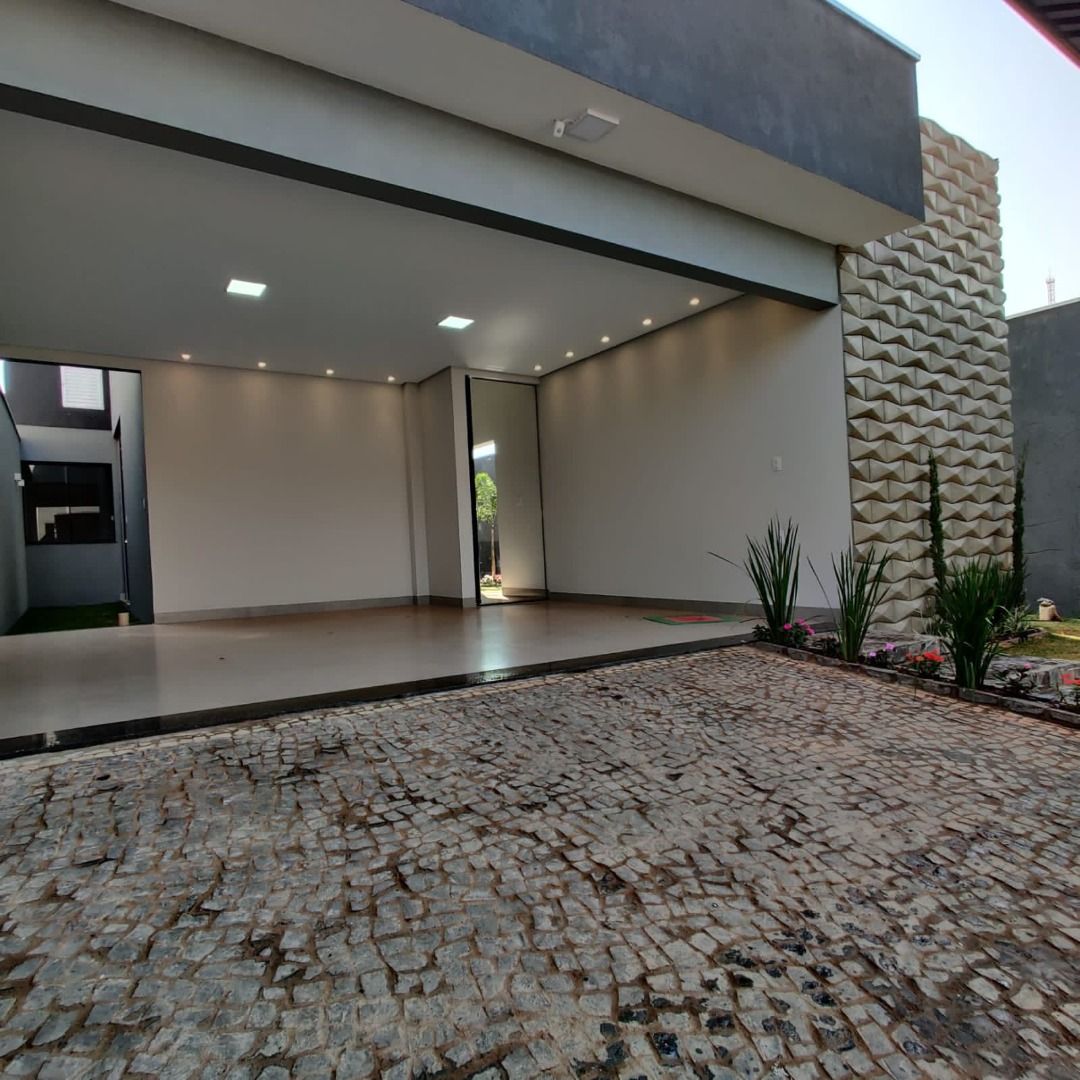 Casa à venda com 3 quartos, 153m² - Foto 1