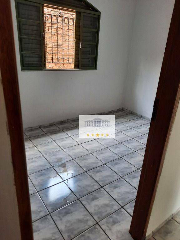 Casa à venda com 3 quartos, 232m² - Foto 16