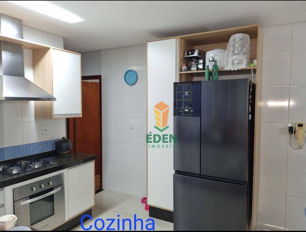 Casa à venda com 3 quartos, 194m² - Foto 10