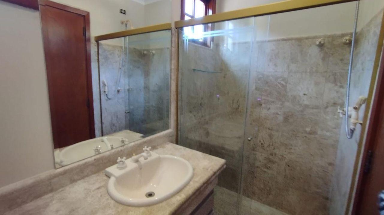 Casa de Condomínio para alugar com 4 quartos, 400m² - Foto 45