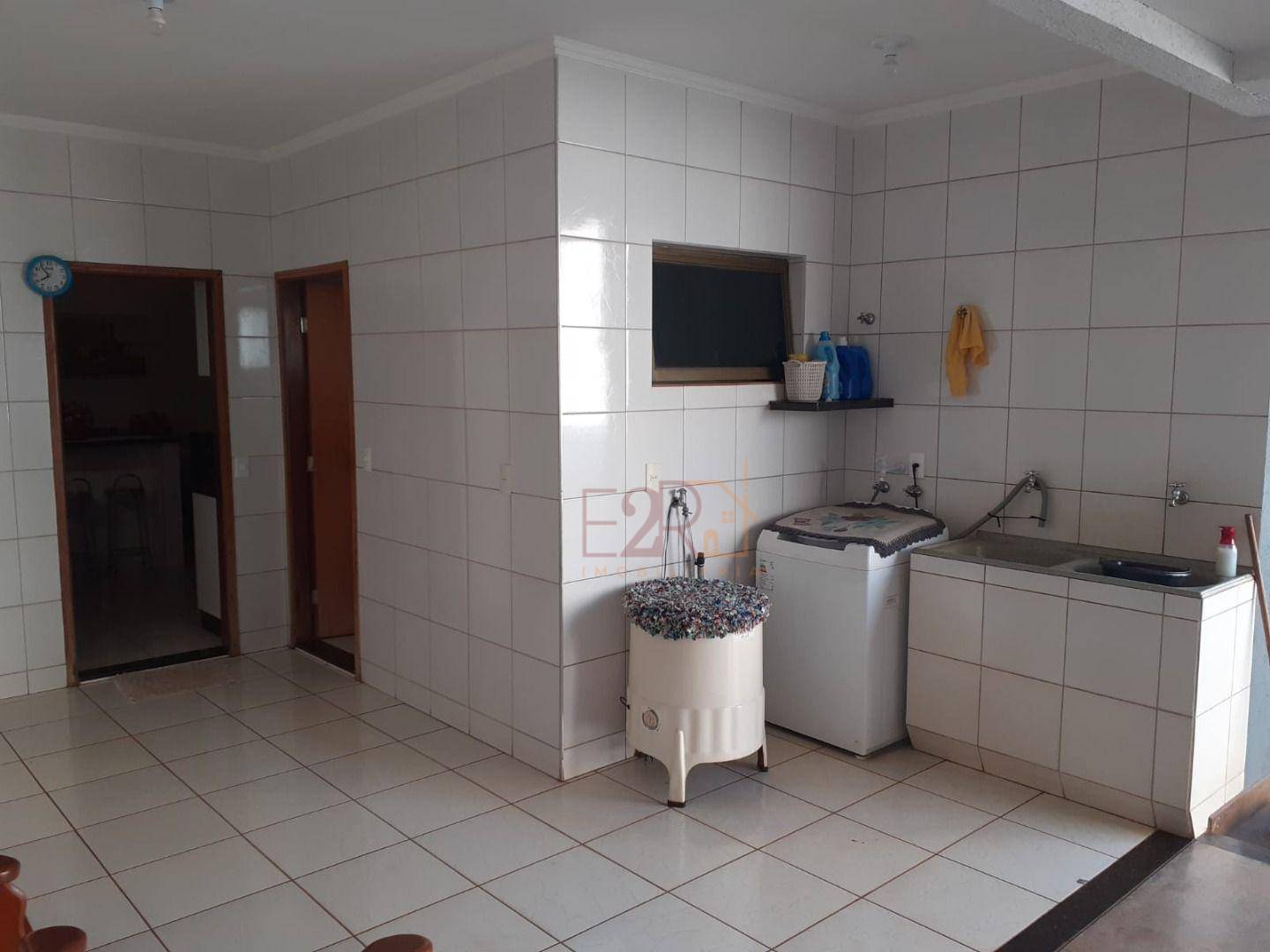 Casa à venda com 3 quartos, 320m² - Foto 10