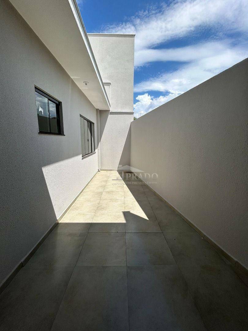 Casa à venda com 3 quartos, 110m² - Foto 11