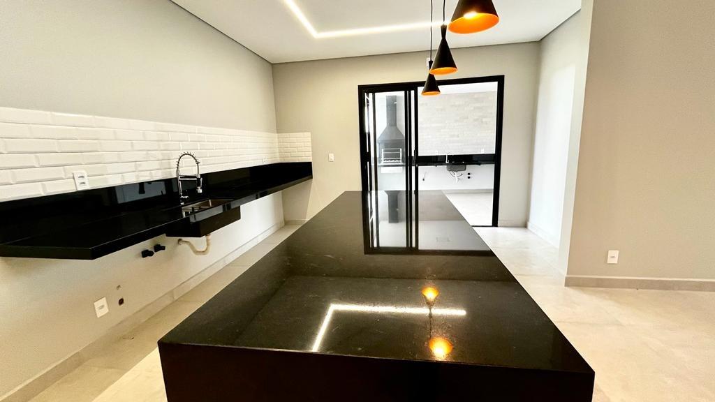 Casa à venda com 3 quartos, 300m² - Foto 11