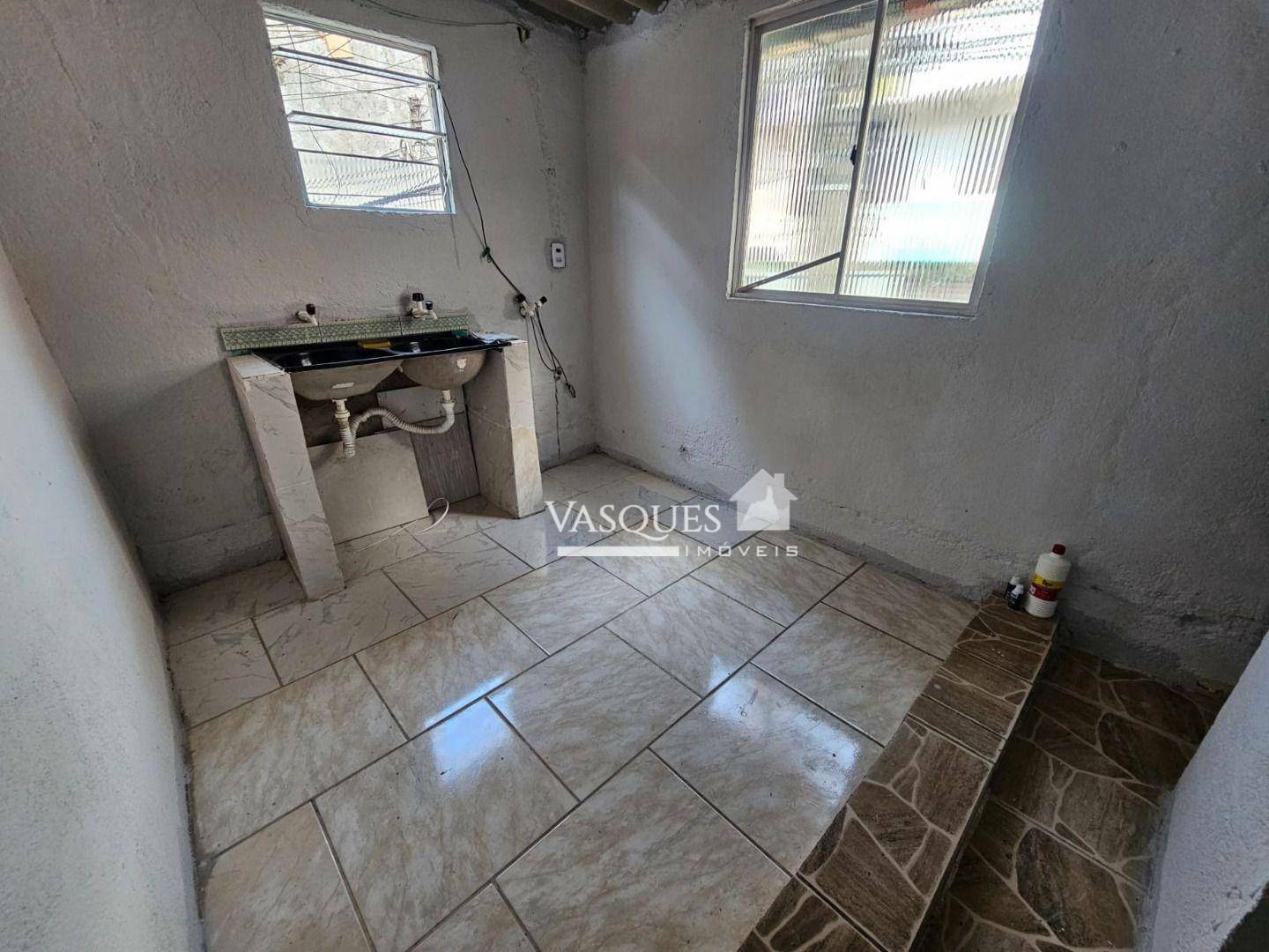 Casa à venda com 2 quartos, 50m² - Foto 9