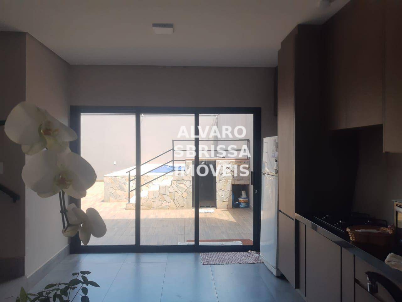 Casa à venda com 2 quartos, 210m² - Foto 9