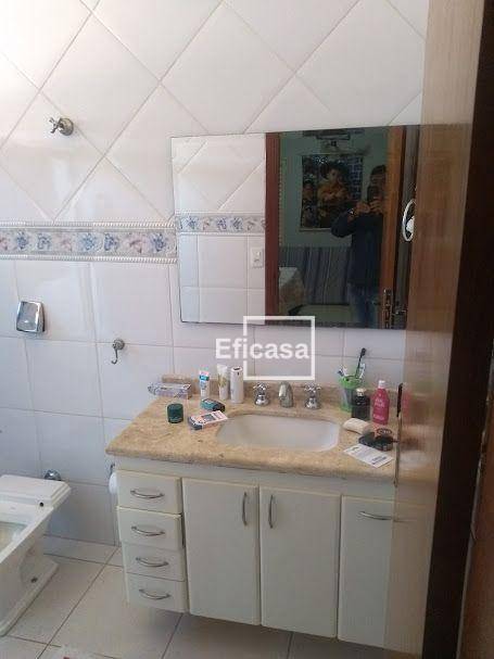 Casa à venda com 3 quartos, 230m² - Foto 17