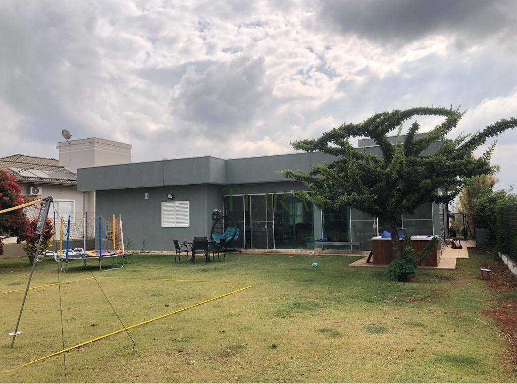 Casa de Condomínio à venda com 3 quartos, 200m² - Foto 1