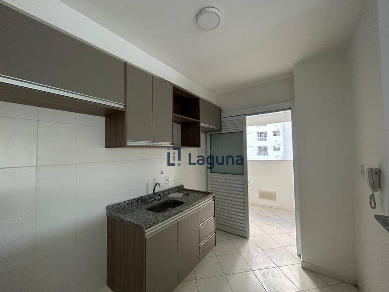 Apartamento para alugar com 3 quartos, 84m² - Foto 8