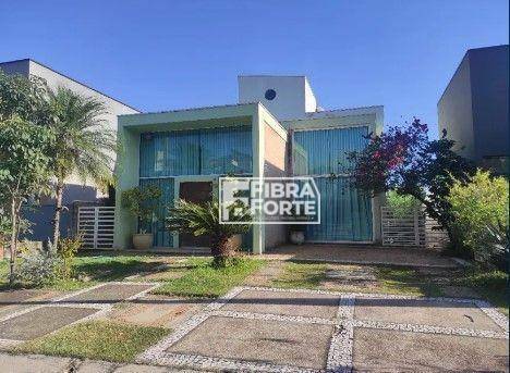 Casa de Condomínio para alugar com 3 quartos, 235m² - Foto 1