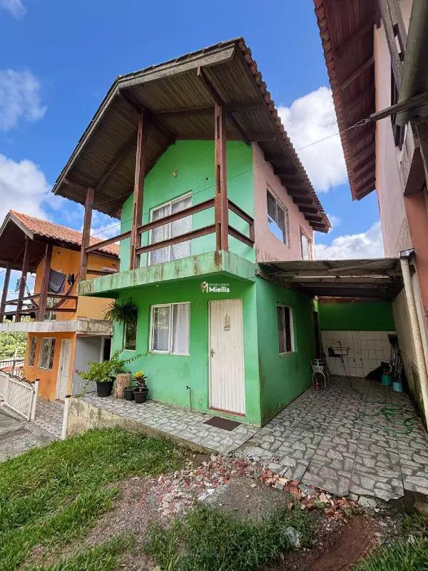 Casa à venda com 2 quartos, 57m² - Foto 2