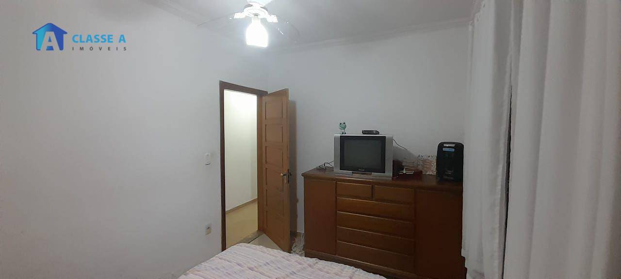 Casa à venda com 4 quartos, 200m² - Foto 13