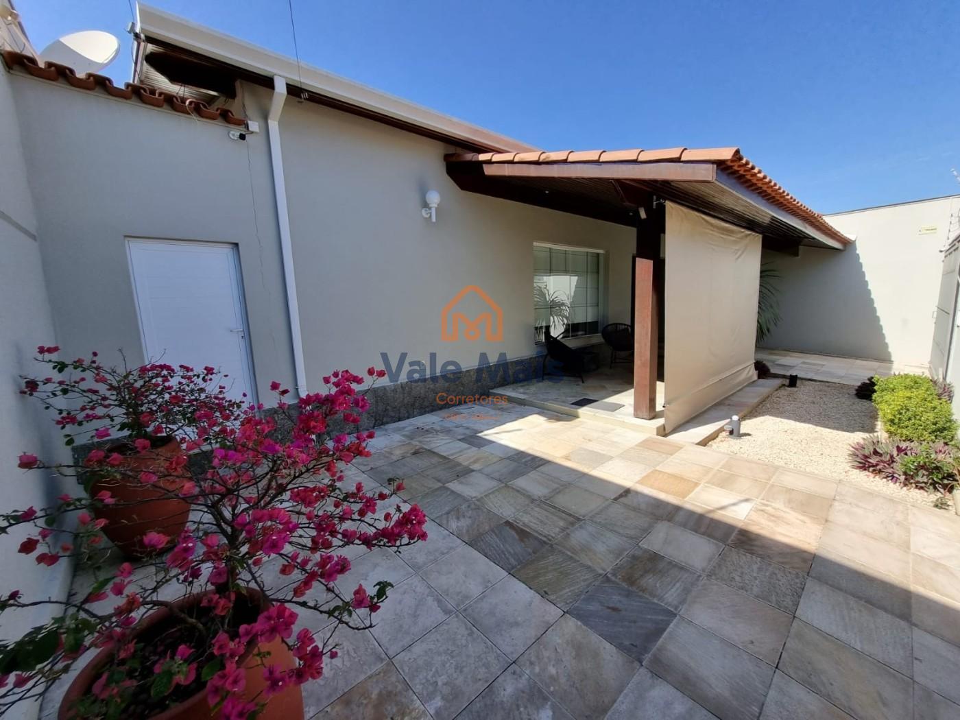 Casa à venda com 3 quartos, 197m² - Foto 2