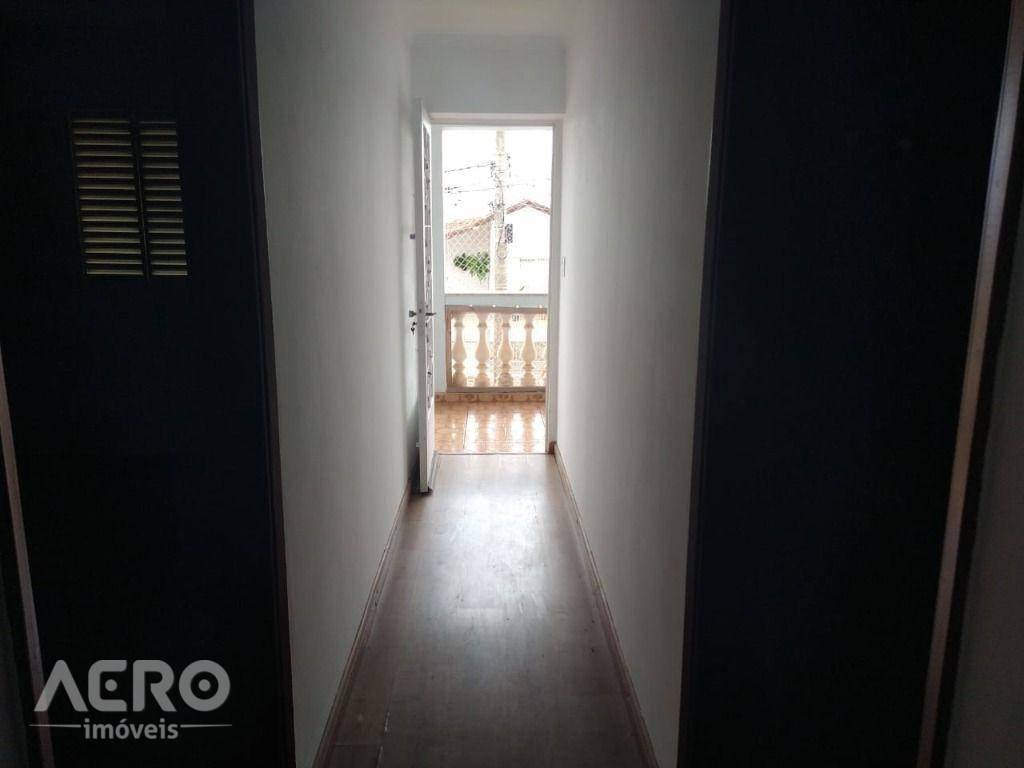 Casa para alugar com 3 quartos, 210m² - Foto 10